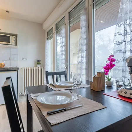 Studio 9 - Parking Et Balcon דירה פסאק